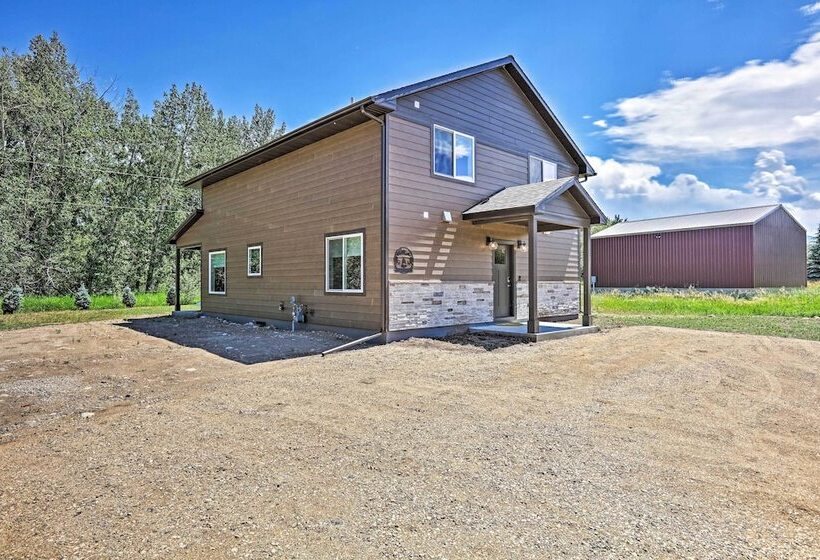 Red Lodge Retreat W/ Creek Access + Fire Pit!
