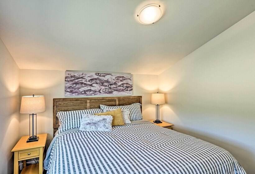 Red Lodge Retreat W/ Creek Access + Fire Pit!