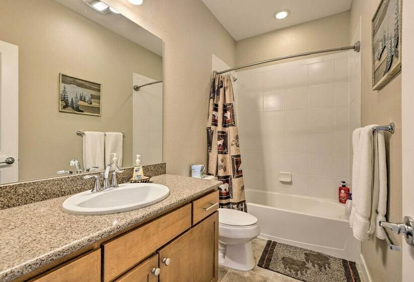 3 Mi To Granby Ranch: Home W/ Hot Tub & Mtn Views!