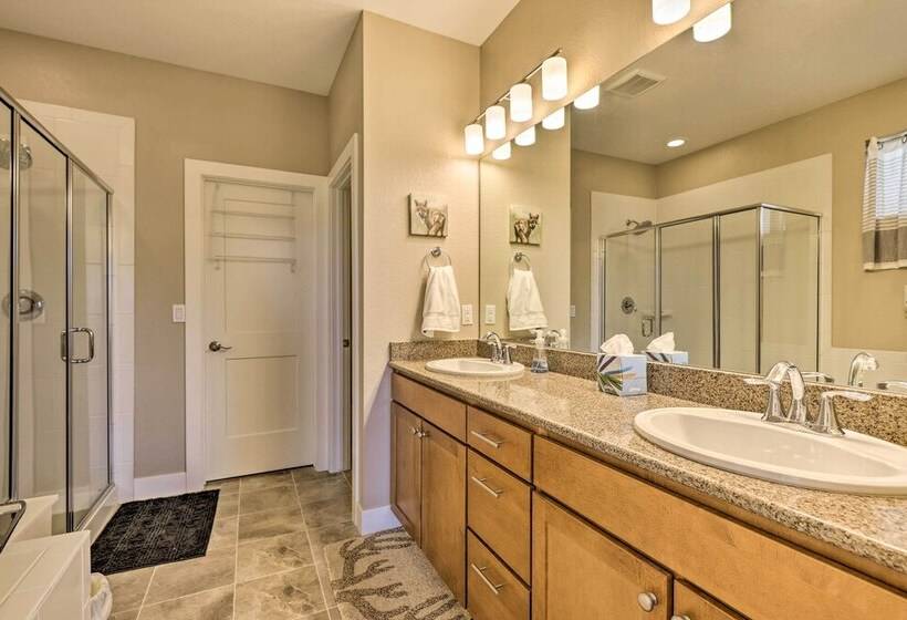 3 Mi To Granby Ranch: Home W/ Hot Tub & Mtn Views!