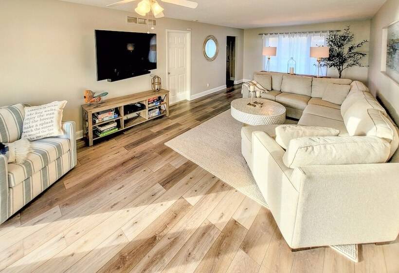 Benton Harbor Lake House W/ Dock & Fire Pit!