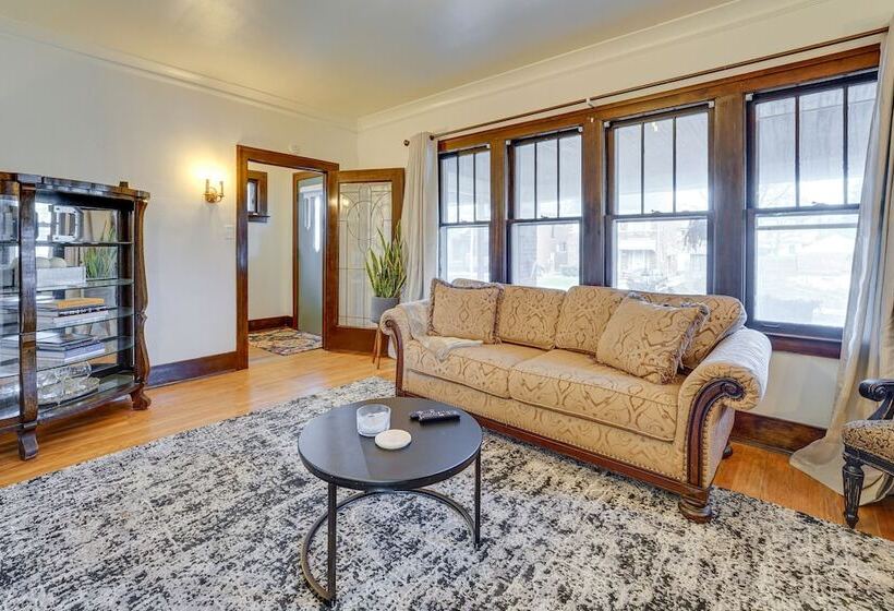 Renovated Victorian House ~ 7 Miles To Downtown!