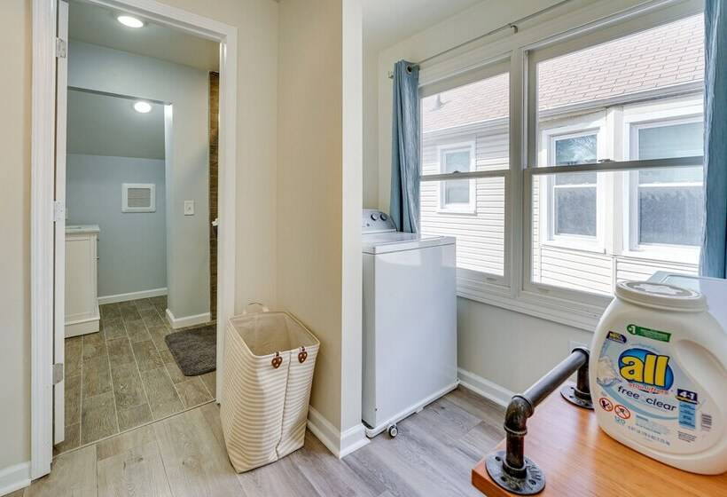 Renovated Victorian House ~ 7 Miles To Downtown!