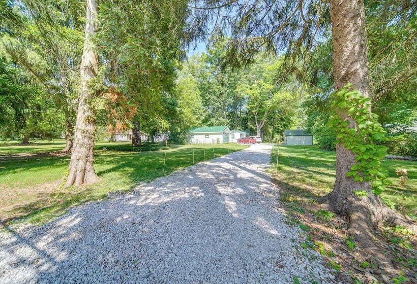 Riverfront Geneva Cottage On Grand River!