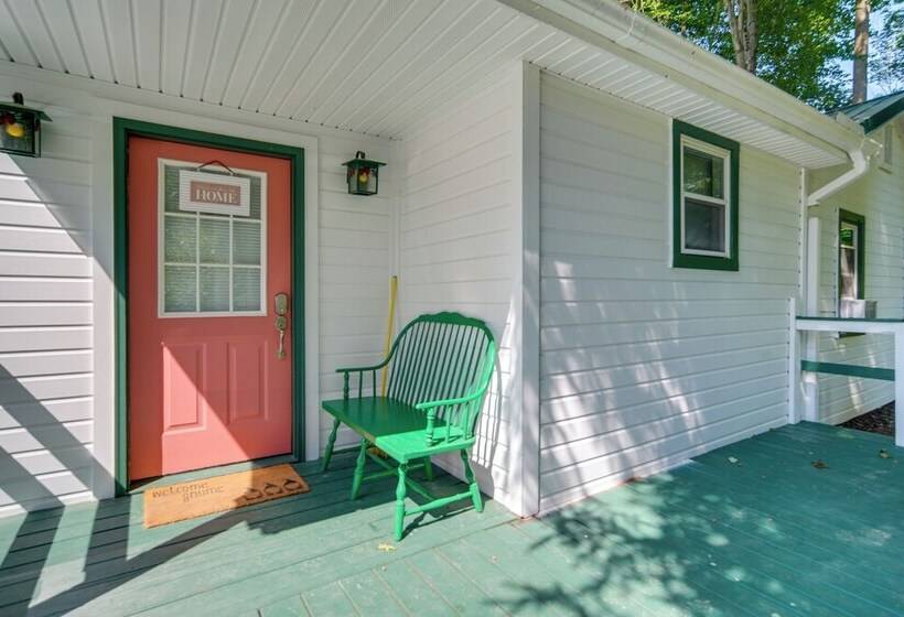 Riverfront Geneva Cottage On Grand River!