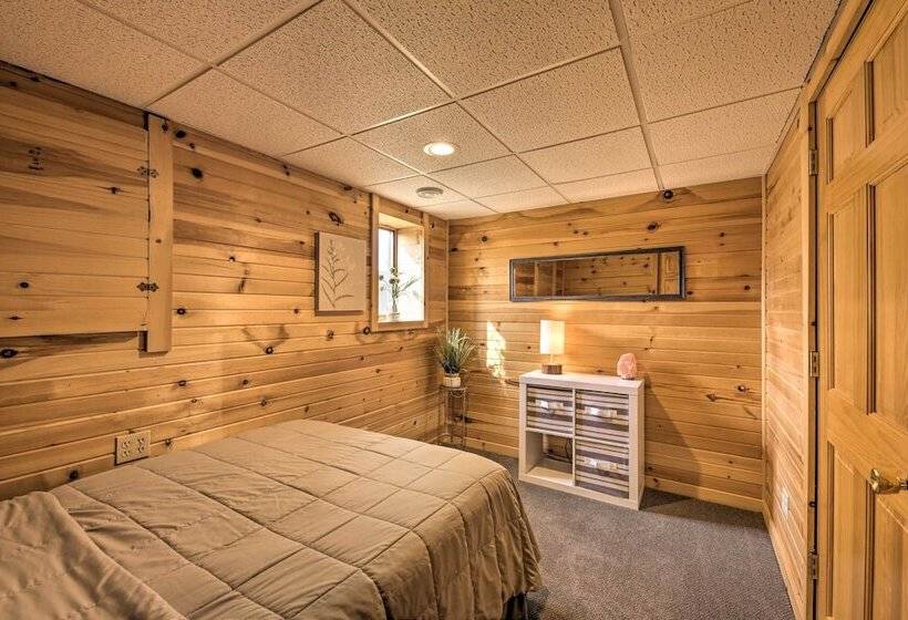 Rock River Waterfront Cabin: Dock & Game Room!