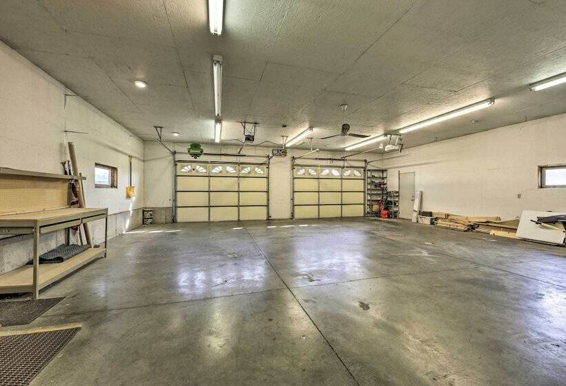 Rock River Waterfront Cabin: Dock & Game Room!