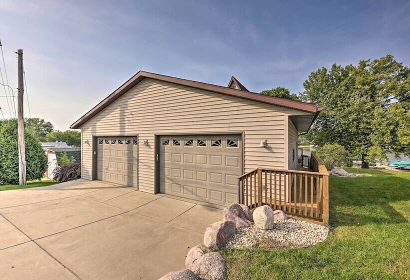 Rock River Waterfront Cabin: Dock & Game Room!