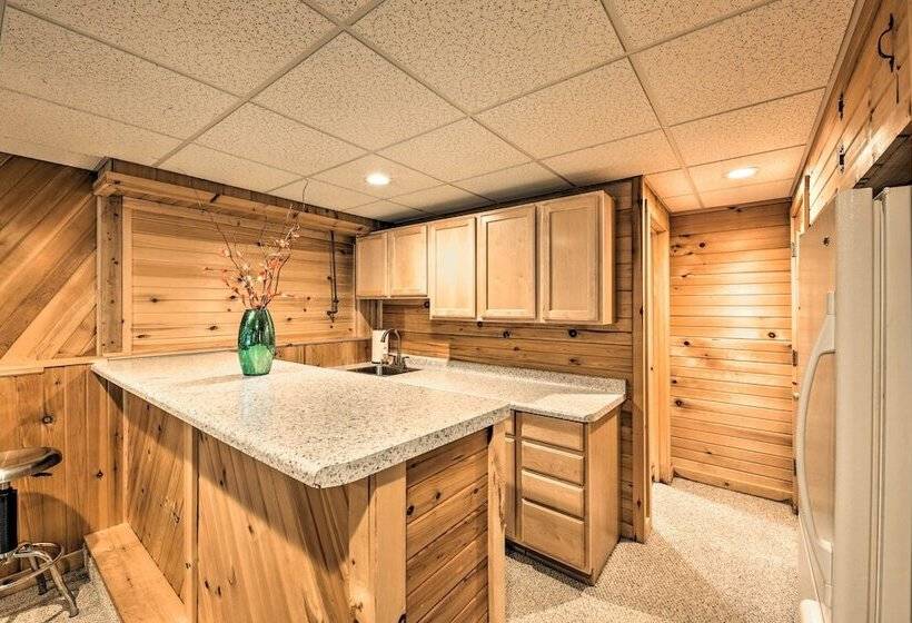 Rock River Waterfront Cabin: Dock & Game Room!