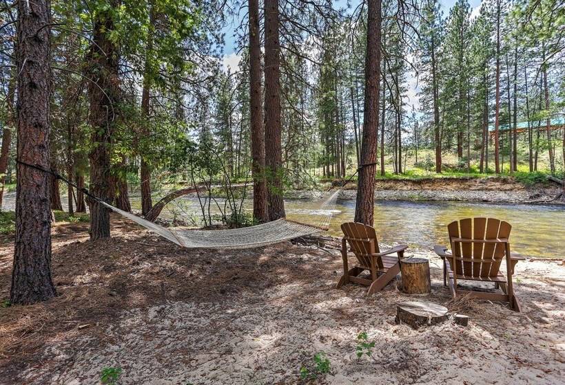 Romantic Riverfront Cottage   1 Mile To Winthrop!