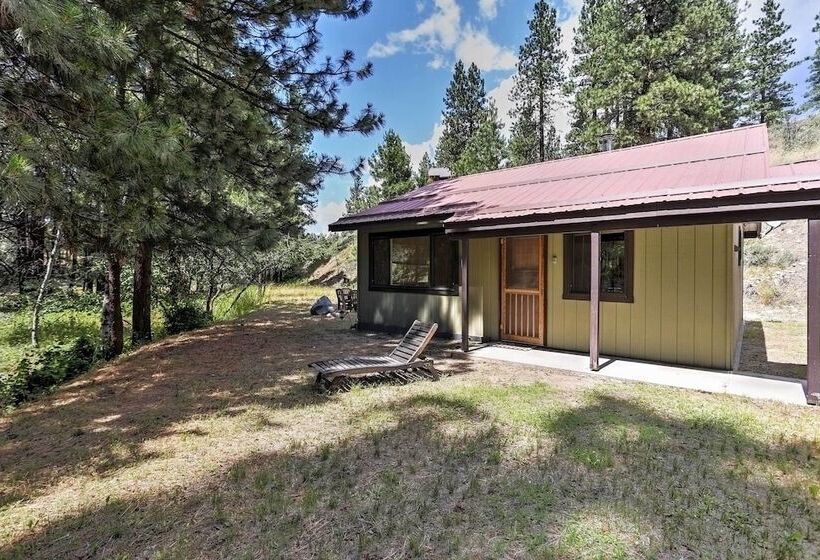 Romantic Riverfront Cottage   1 Mile To Winthrop!