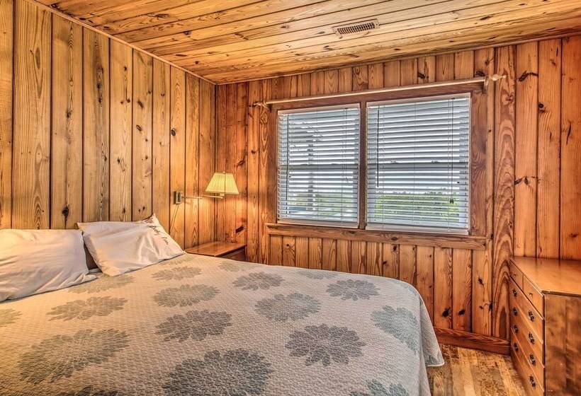 Rustic Beachfront Cottage W/ Deck & Boardwalk