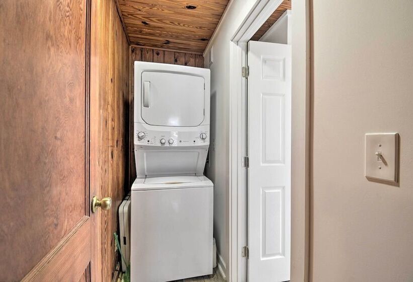 Rustic Beachfront Cottage W/ Deck & Boardwalk