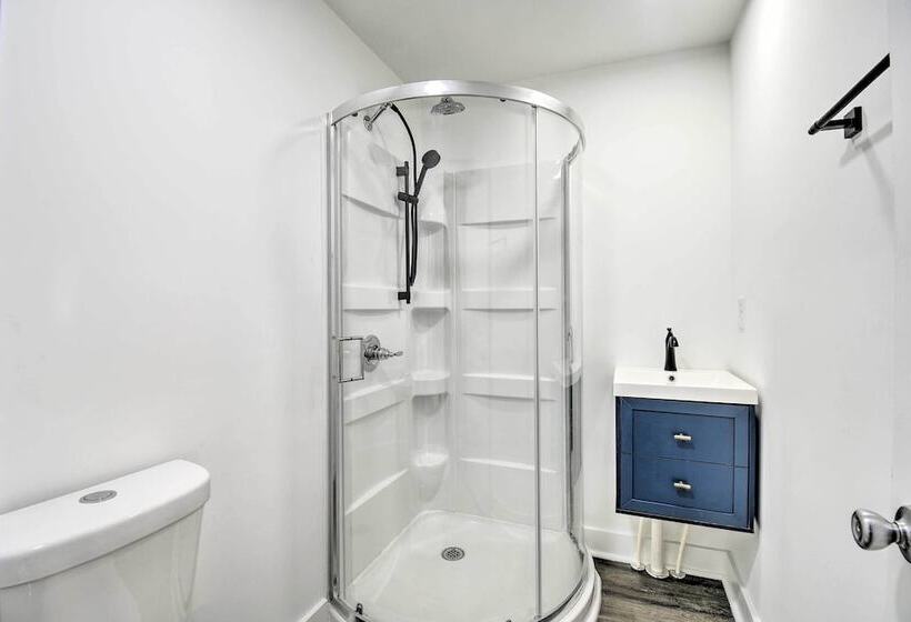 Rustic Beachfront Cottage W/ Deck & Boardwalk