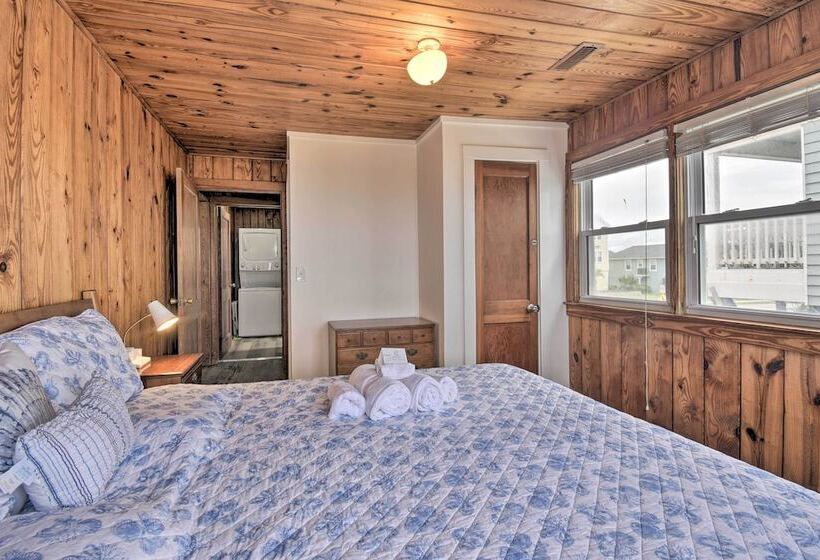 Rustic Beachfront Cottage W/ Deck & Boardwalk