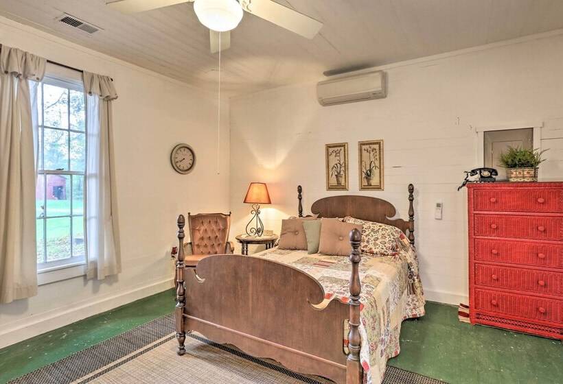 Rustic Cabin In The Woods: 2 Acre Fishing Pond!