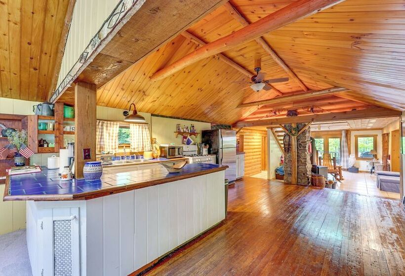 Saranac Lake Cabin W/ Deck: Pets Welcome!