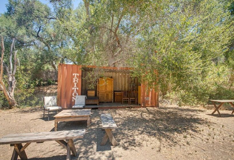 Topanga Canyon Rustic Treetop Trailer On 16 Acres!