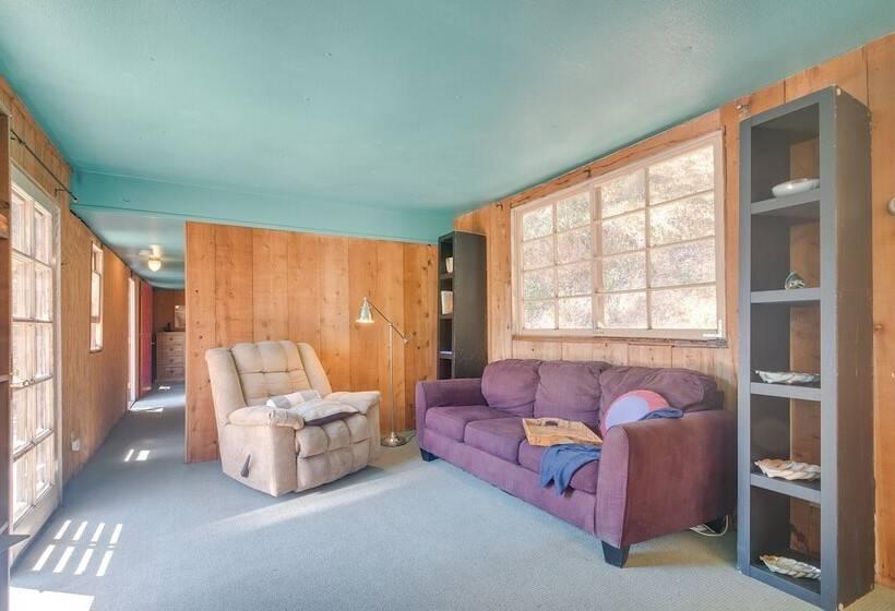 Topanga Canyon Rustic Treetop Trailer On 16 Acres!