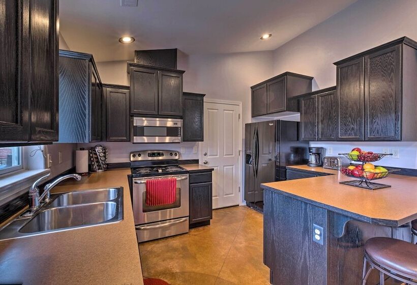 Saddle Rock East: Wenatchee Home < 3 Miles To Town