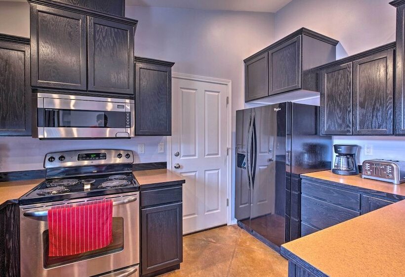 Saddle Rock East: Wenatchee Home < 3 Miles To Town