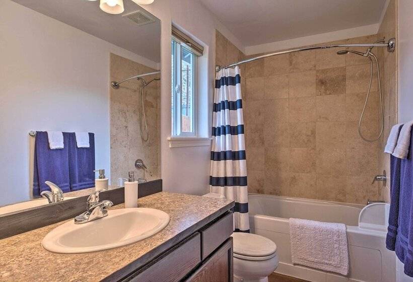 Saddle Rock East: Wenatchee Home < 3 Miles To Town