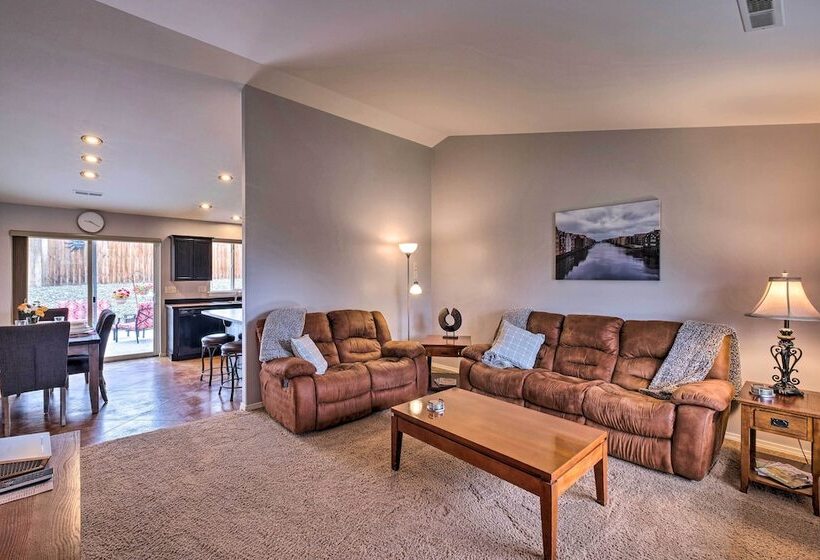 Saddle Rock East: Wenatchee Home < 3 Miles To Town