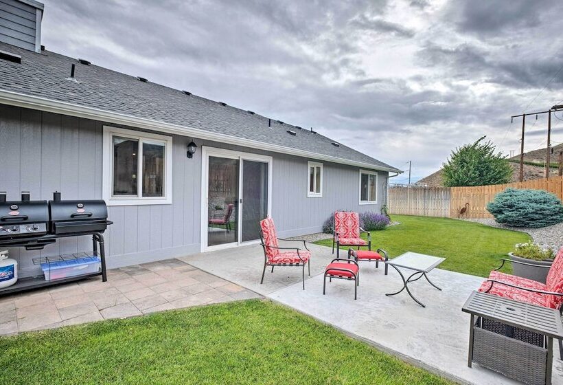 Saddle Rock East: Wenatchee Home < 3 Miles To Town