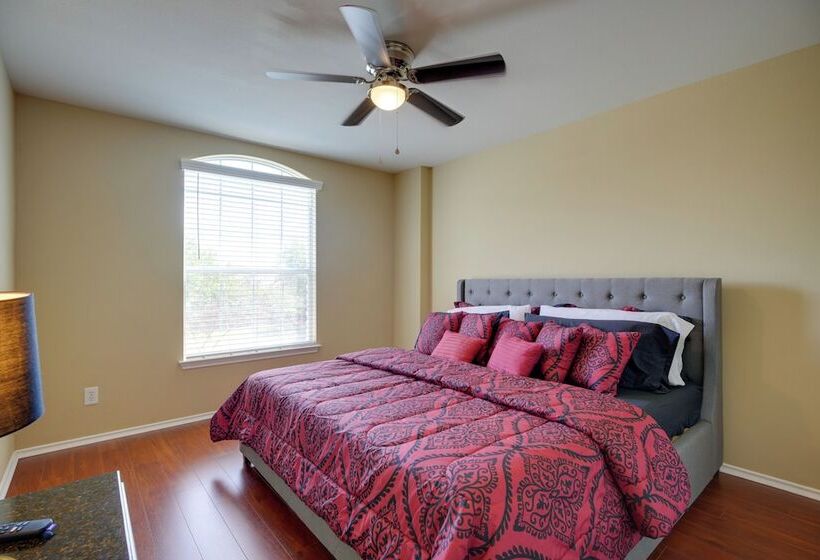 San Antonio Home W/ Pool Access: Near Lackland Afb