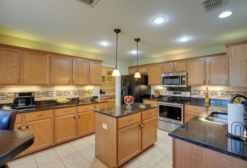 San Antonio Home W/ Pool Access: Near Lackland Afb