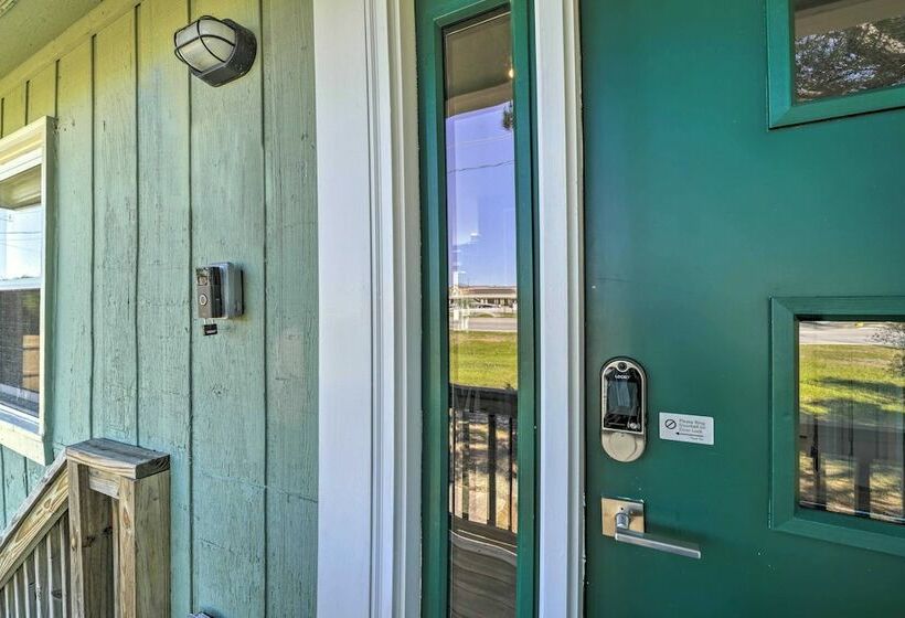 Sandpiper  House: Walk To Town & Beaches!