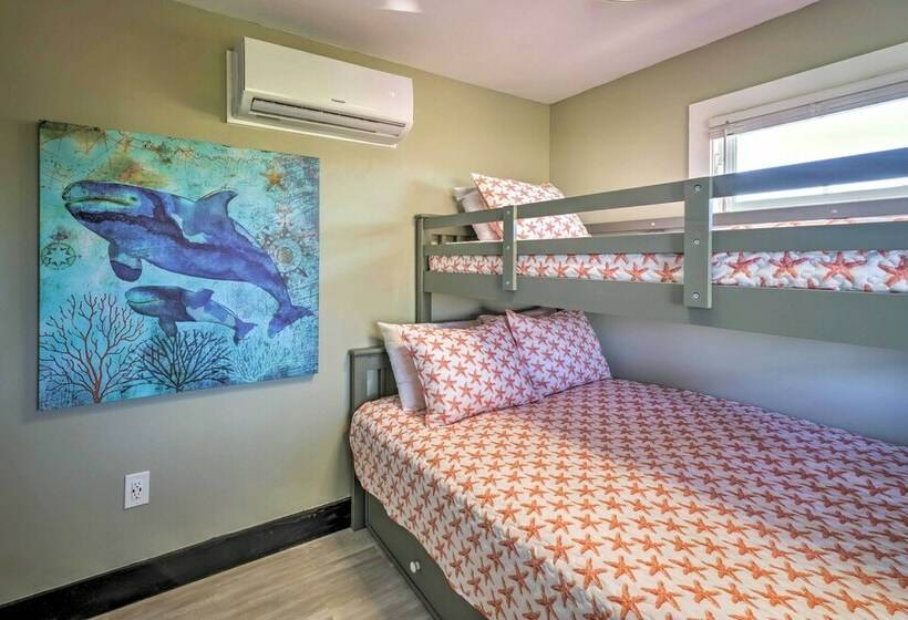 Sandpiper  House: Walk To Town & Beaches!