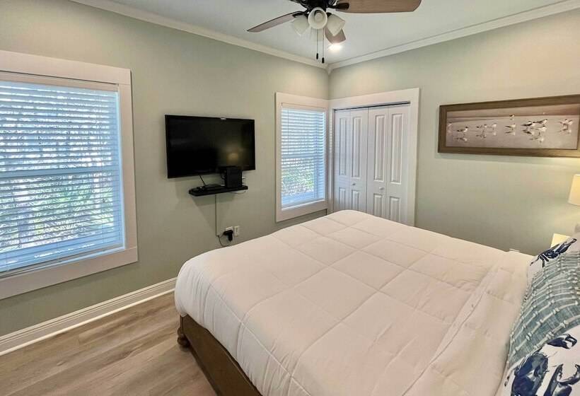 Santa Rosa Home W/ Pool Access   Half Mi To Beach!