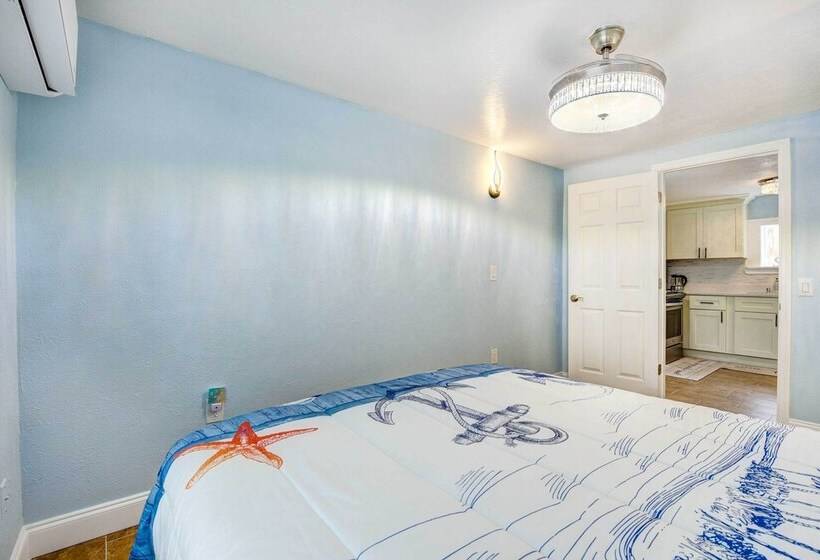 Sarasota Home W/ Screened Porch, Walk To Zoo!