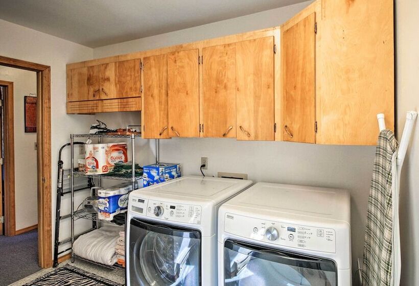 Scenic Kootenai Forest Home W/ Outdoor Living Area