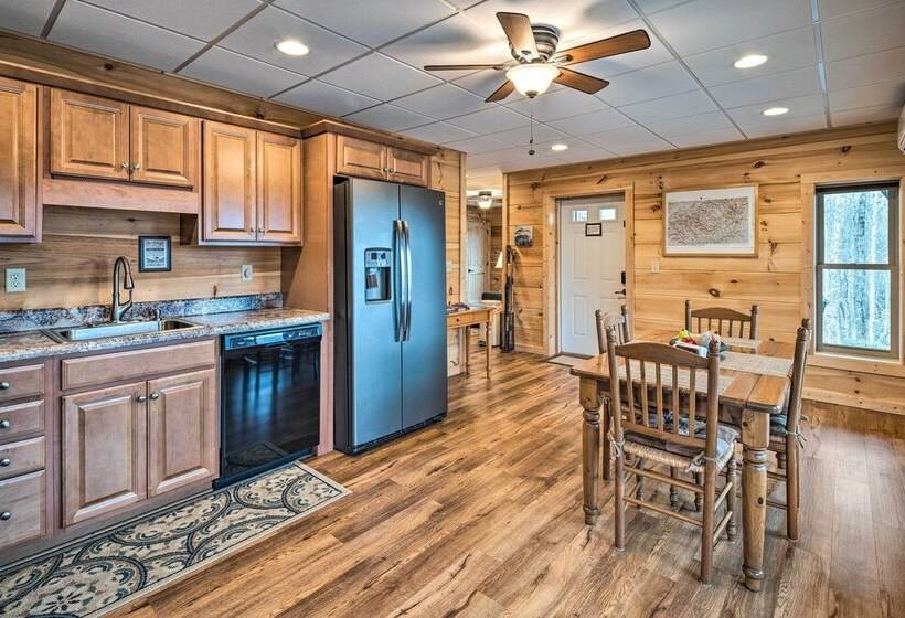 Secluded Black Mountain Cabin W/ On Site Pond!