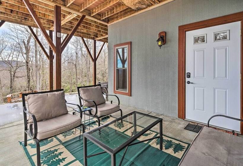 Secluded Black Mountain Cabin W/ On Site Pond!