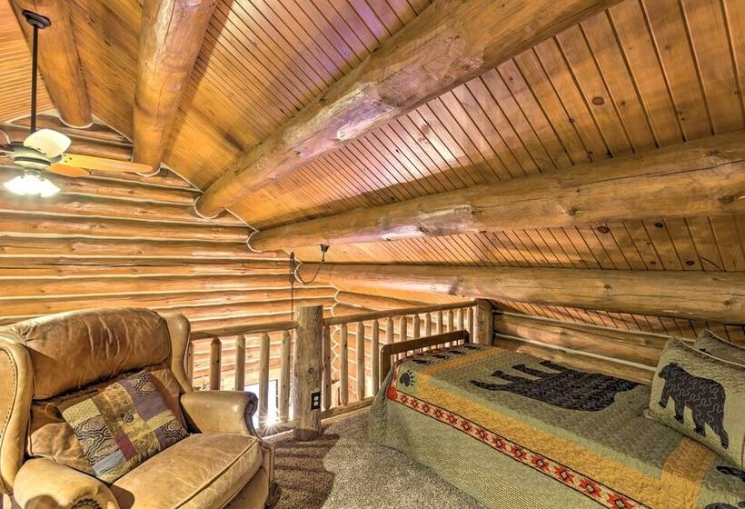 Secluded Traverse City Retreat: 11 Mi To Downtown!