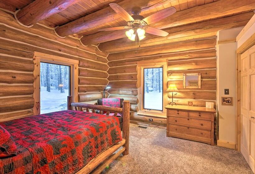 Secluded Traverse City Retreat: 11 Mi To Downtown!