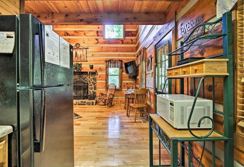 Secluded Forest Cabin, 4 Mi To Downtown Gatlinburg