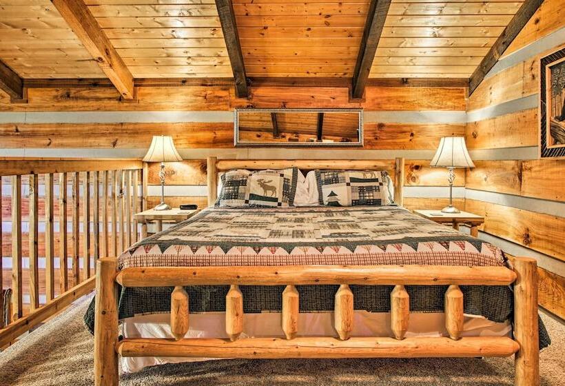 Secluded Forest Cabin, 4 Mi To Downtown Gatlinburg