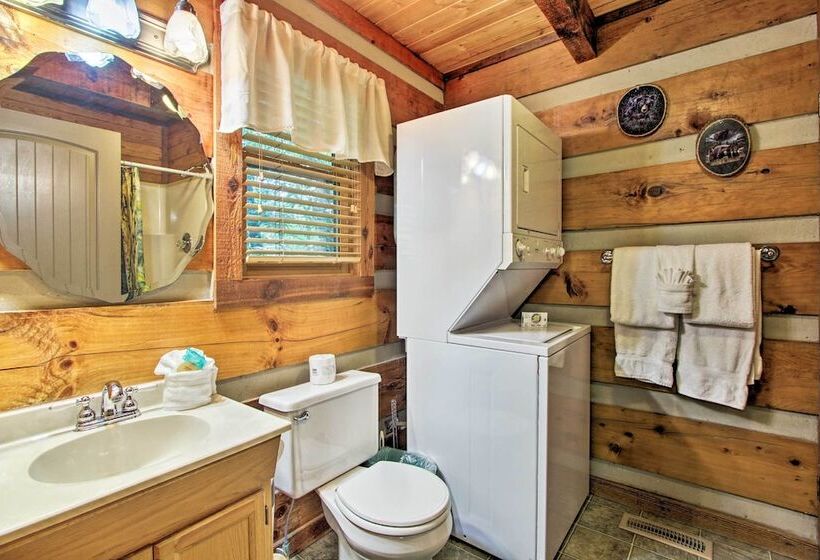 Secluded Forest Cabin, 4 Mi To Downtown Gatlinburg