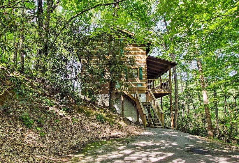 Secluded Forest Cabin, 4 Mi To Downtown Gatlinburg
