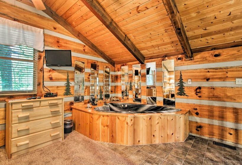 Secluded Forest Cabin, 4 Mi To Downtown Gatlinburg
