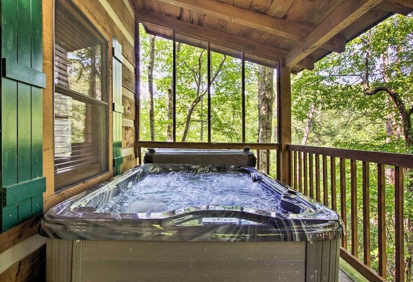 Secluded Forest Cabin, 4 Mi To Downtown Gatlinburg