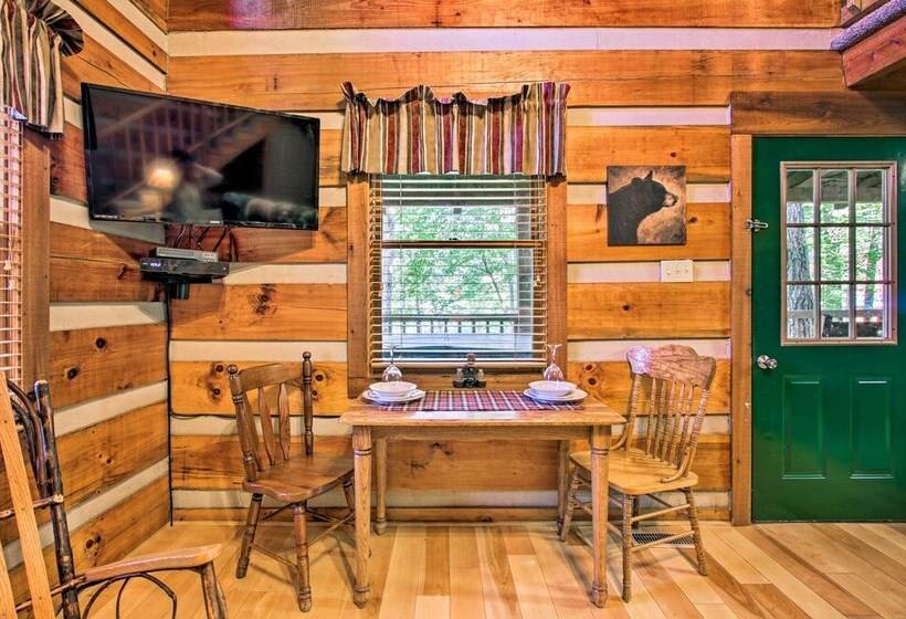 Secluded Forest Cabin, 4 Mi To Downtown Gatlinburg