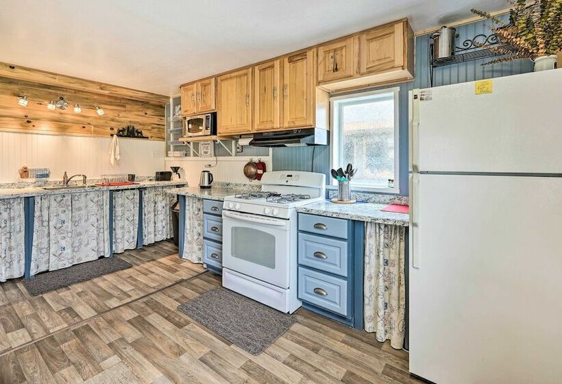 Secluded Kenai Peninsula Cottage In Ninilchik