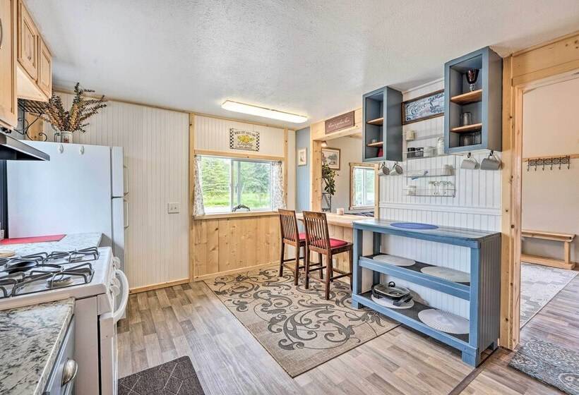 Secluded Kenai Peninsula Cottage In Ninilchik