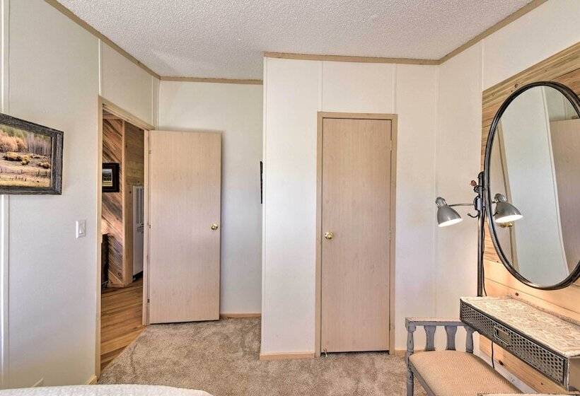 Secluded Mountain Retreat W/ Deck, Views & Hiking!