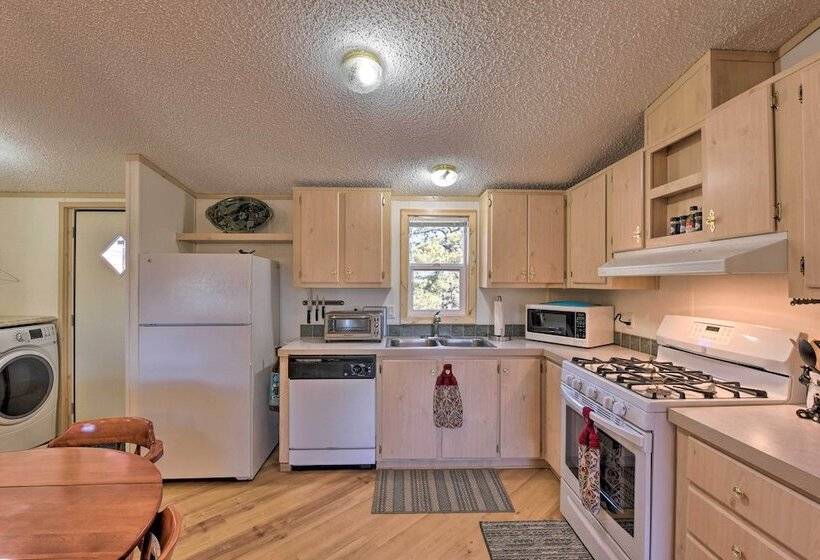 Secluded Mountain Retreat W/ Deck, Views & Hiking!